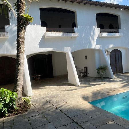 Casarao No Guaruja Com Piscina Villa Bagian luar foto